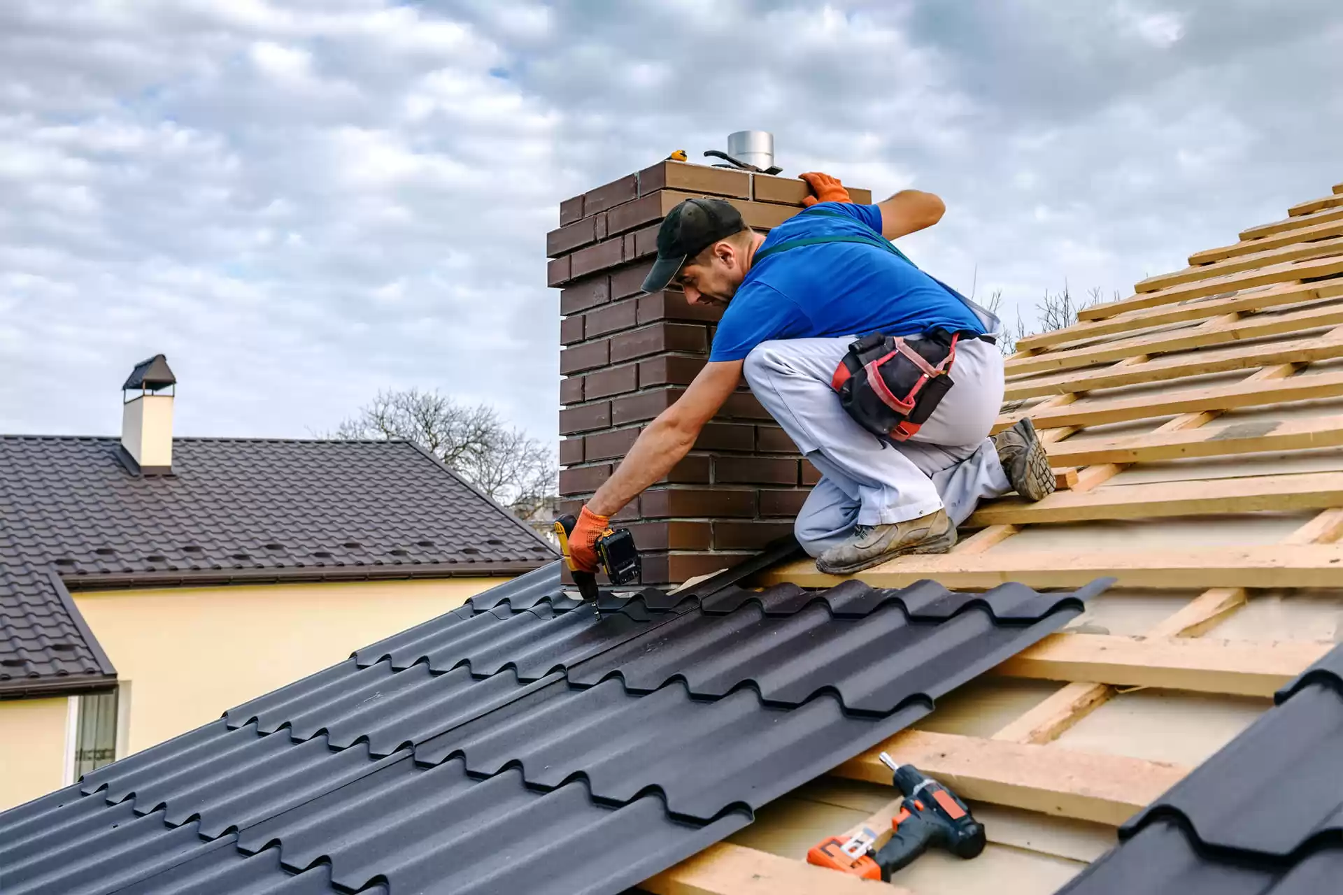 New Owens Corning architectural shingles, clean ridge line